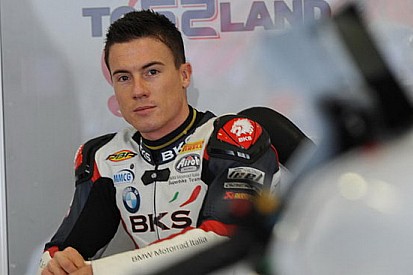 Toseland rinuncia: troppo il dolore alla mano