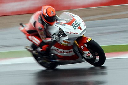 Bradl trionfa anche sotto la pioggia di Silverstone
