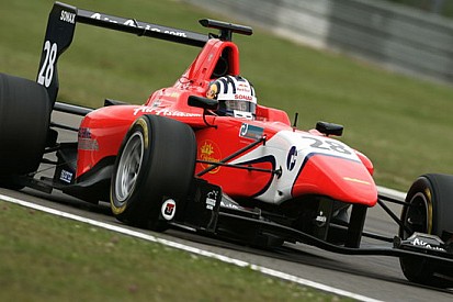 Williamson comanda le Libere 1 al Nurburgring