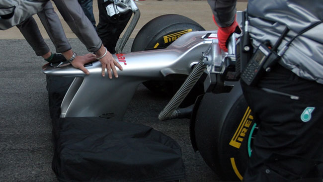 La Mercedes ha ammortizzatori Penske