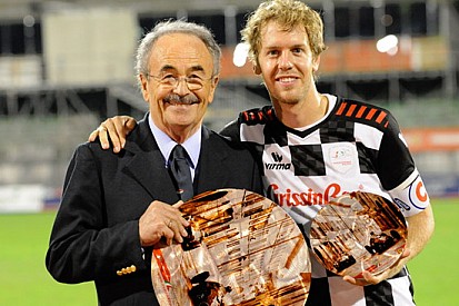 Vettel gioca con la Nazionale Piloti al Mugello