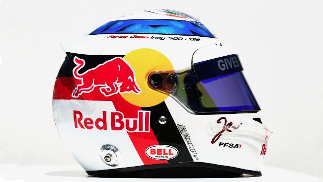 Vergne a Monaco col casco dedicato ad Alesi