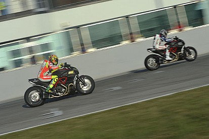 WDW 2012: Bayliss batte Valentino nella Drag Race