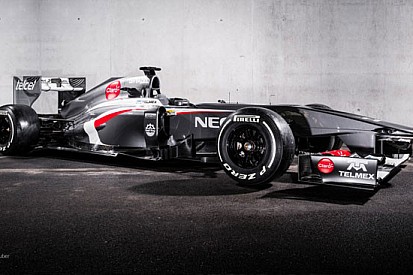 La Sauber diventa tutta grigia con la C32