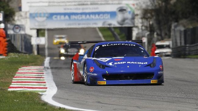 Pier Guidi porta la Ferrari 458 della SMP in pole position
