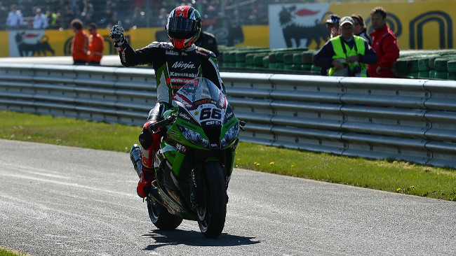 Tom Sykes conquista la Superpole di Monza