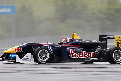 Tripla pole position per Kvyat a Zeltweg!