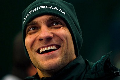 Vitaly Petrov cerca fondi per rientrare in F.1 nel 2014
