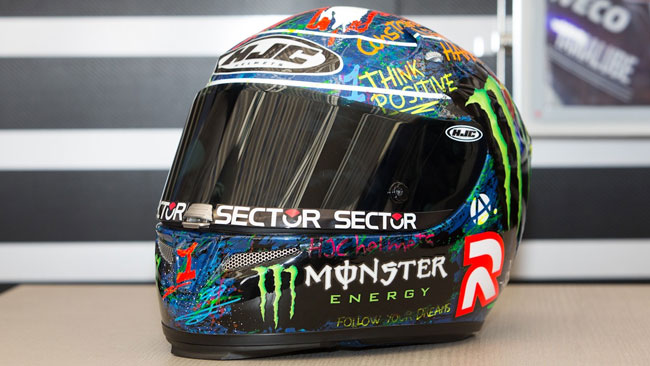 Lorenzo raccoglie 27.000 euro con il casco all'asta