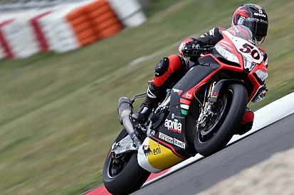 Magny-Cours, Q1: Guintoli prova a suonare la carica!