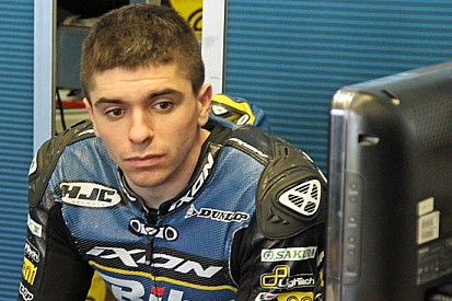 Alex Marinelarena cade ed è in coma farmacologico
