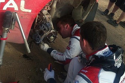 Messico, PS12: Ostberg urta e Ogier allunga