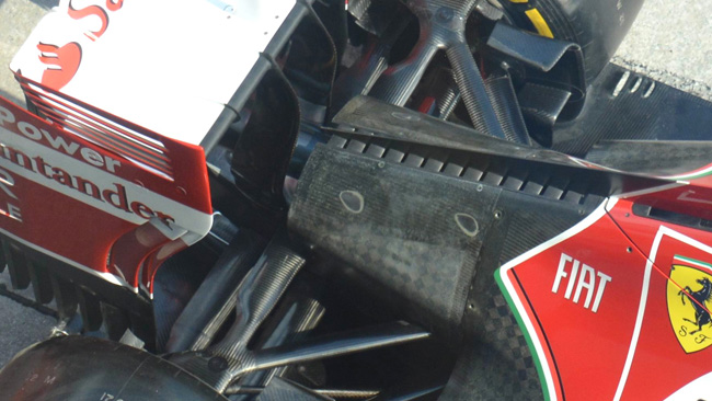 La Ferrari apre le griglie di raffreddamento sul cofano