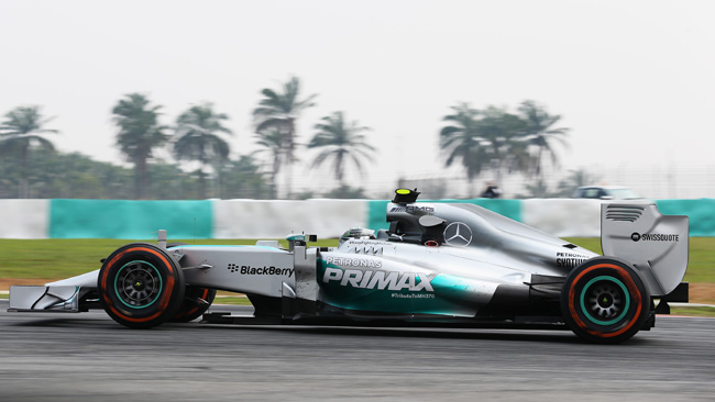 Sepang, Libere 3: Nico porta due Mercedes in fuga