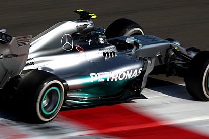 Bahrein, Q2: Rosberg svetta. Vettel è fuori!