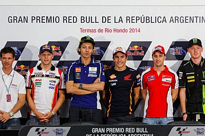 Rossi e Dovi lanciano la sfida a Marquez in conferenza