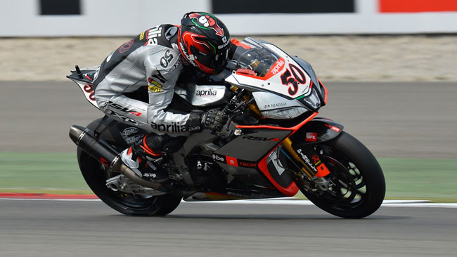 Assen, Gara 1: la bandiera rossa premia Guintoli