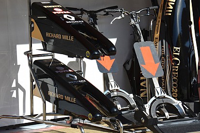 Lotus: resta l'opzione dei due musi diversi