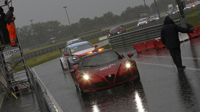 Slovakiaring, Gara 2: Troppa pioggia, corsa cancellata