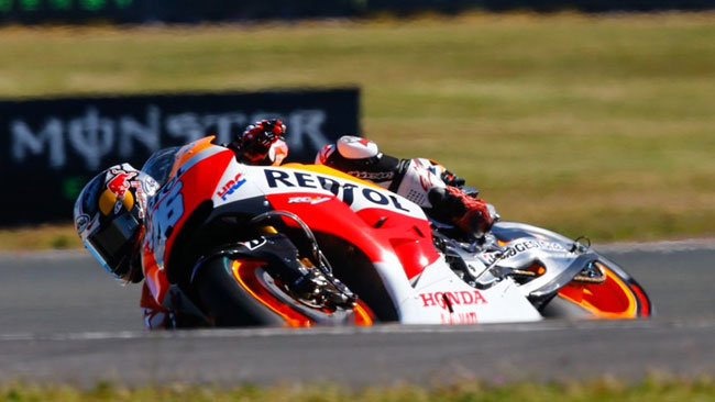 Problemi con la gomma anteriore per Pedrosa