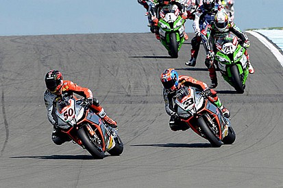 Ancora un podio per Guintoli, delusione per Melandri
