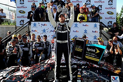 Secondo centro di fila di Jimmie Johnson a Dover
