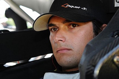 Nelsinho Piquet prova la monoposto del Team China