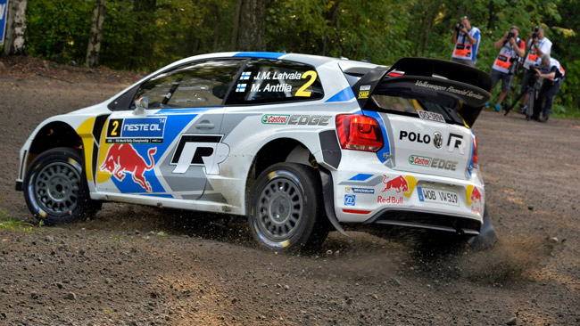 Finlandia, PS1: Latvala attacca nella pioggia