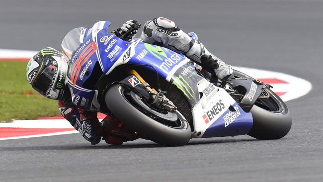 Lorenzo non trova grip e punta il dito sulle gomme