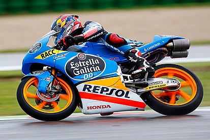 Misano, Libere 2: Rins si conferma tra tante cadute