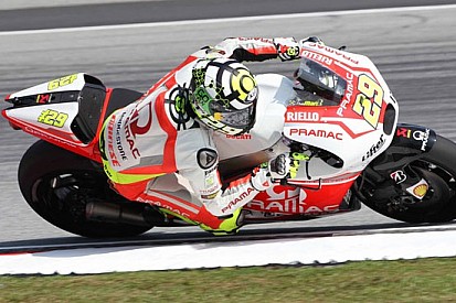 Tricipite e gomito molto gonfi per Andrea Iannone