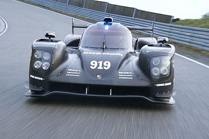 Oltre 4.000 km ad Abu Dhabi per la Porsche 919