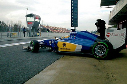 Barcellona, Day 3, Ore 13: Sauber finalmente in pista