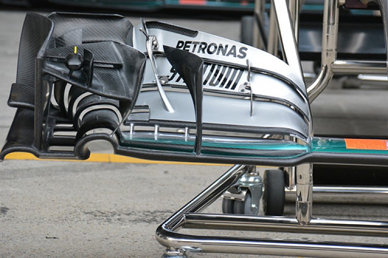 Mercedes: quante arricciature nell'ala anteriore!