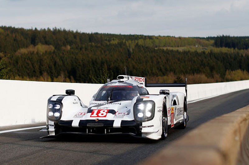 Spa, 2° Ora: pressing Audi. Solo una Porsche resiste