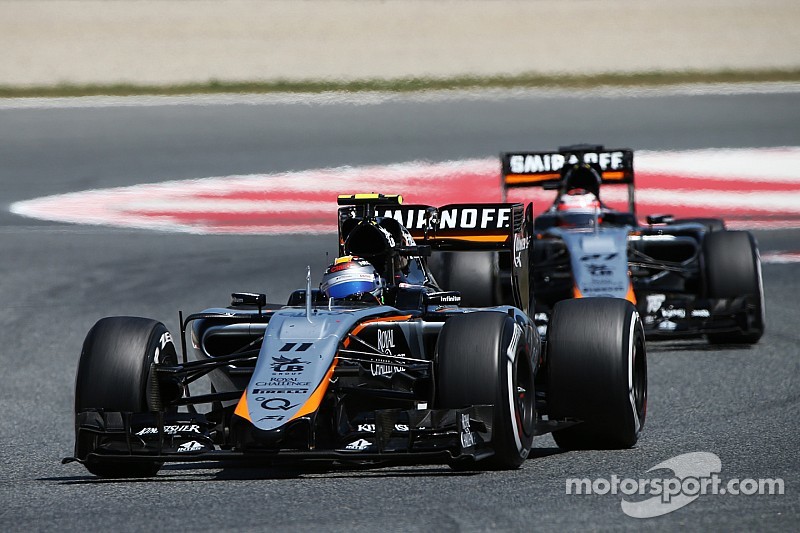 Force India не в восторге от движения к клиентским машинам