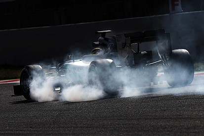 Ecclestone sigue descontento con el motor en F1