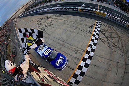 Daniel Suárez termina segundo en Dover