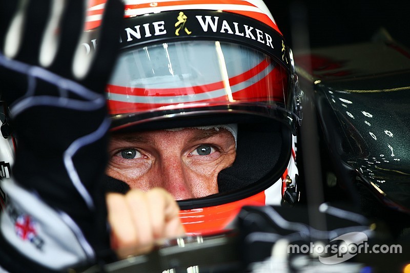 Pontos fizeram a McLaren trabalhar mais, afirma Button