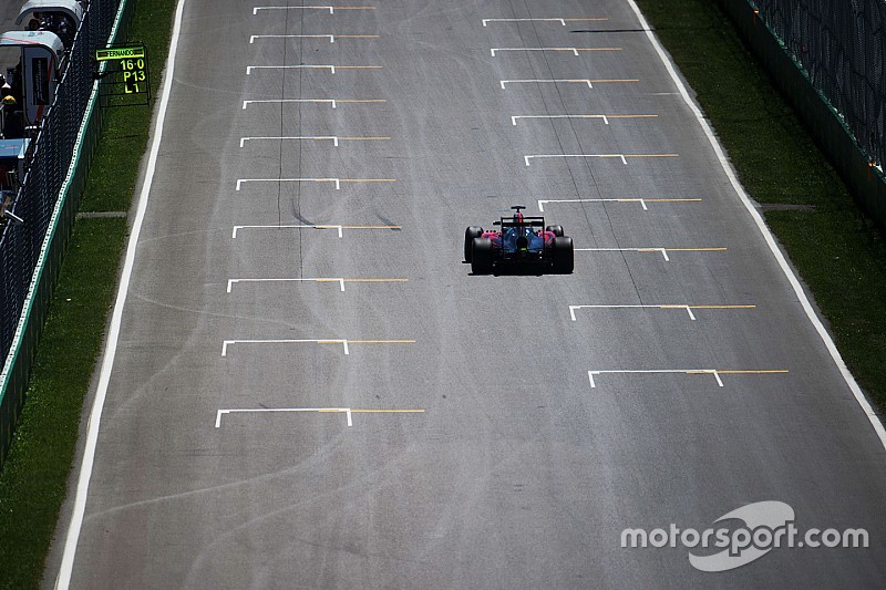 Tercer abandono consecutivo de Alonso