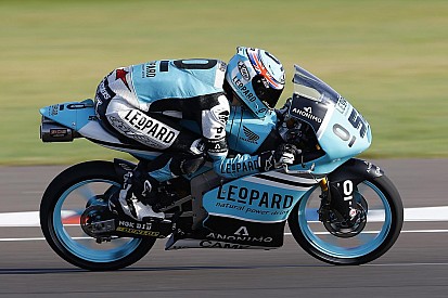 Moto3: Com cronômetro zerado, Kent lidera sexta na Catalunha