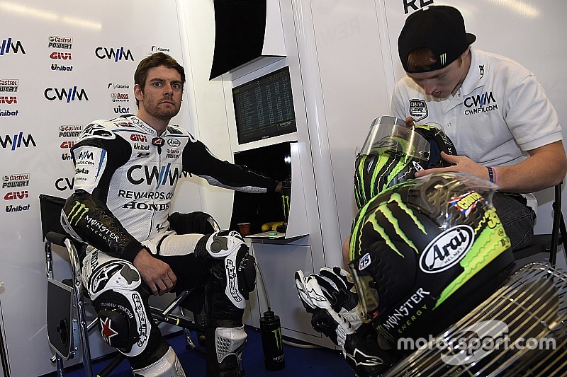 Crutchlow percuté par Espargaro -