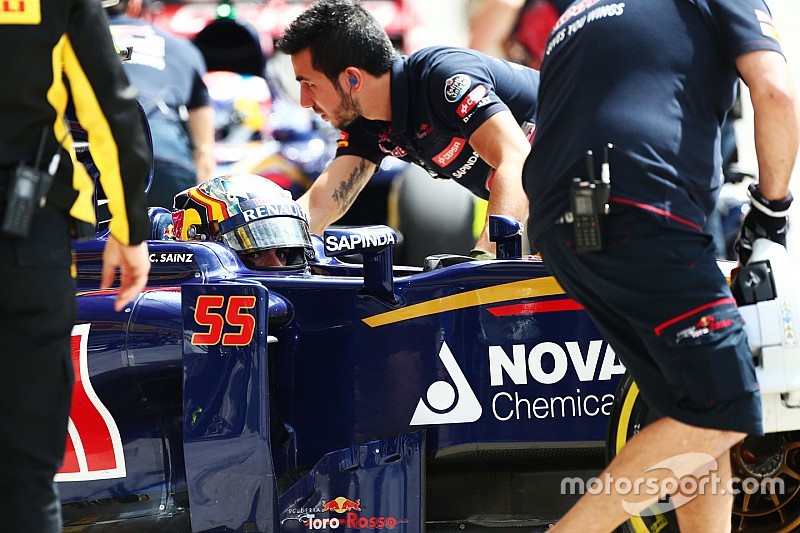 В Toro Rosso работали над прижимной силой