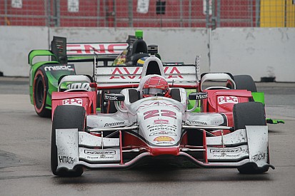 Simon Pagenaud se lleva la pole en Fontana