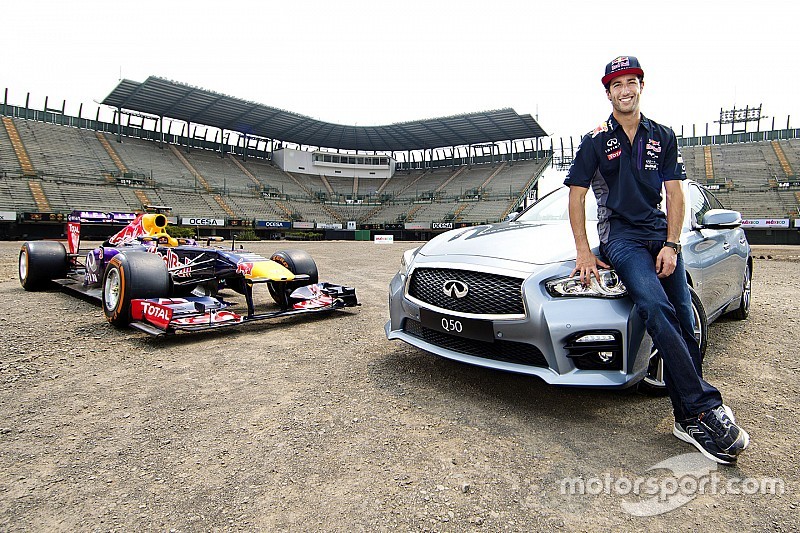 Ricciardo completa as primeiras voltas no circuito mexicano
