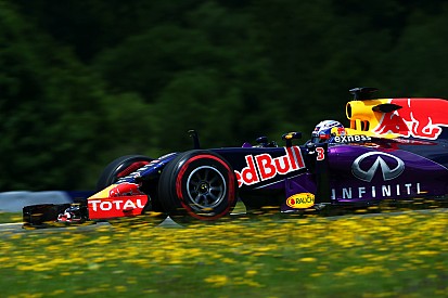 Экклстоун поможет Renault и Honda догнать конкурентов