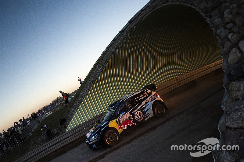 Sébastien Ogier, Julien Ingrassia et la Polo R WRC - 22, les v'là!