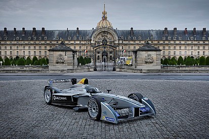 Paris ne cache pas sa joie d'accueillir la Formule E aux Invalides