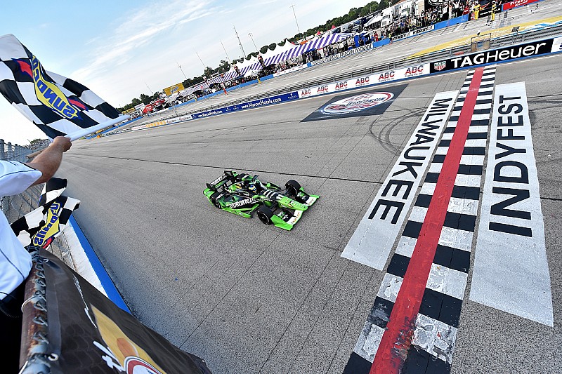 Bourdais, domina en Milwaukee