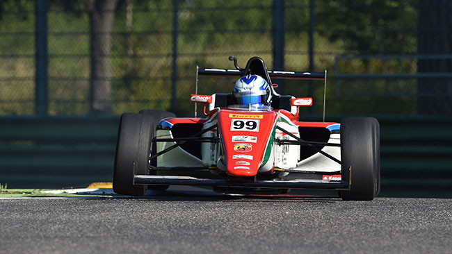 Ralf Aron centra due pole position a Imola